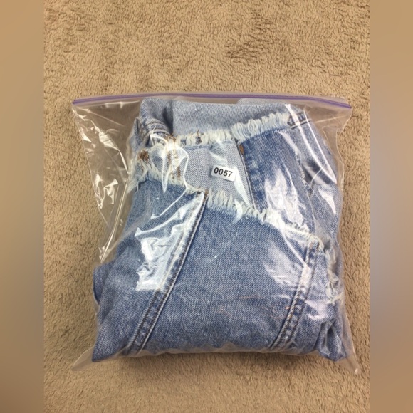 Womens blue American Eagle distressed jean jacket size xs - Picture 14 of 15